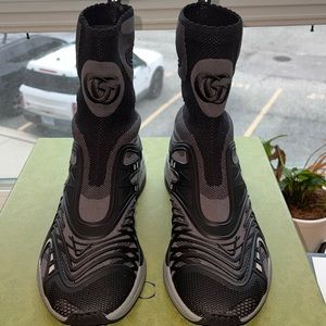 Gucci Bootie Rubber ON GG- Gucci men size 7, Fits US Men size 8.